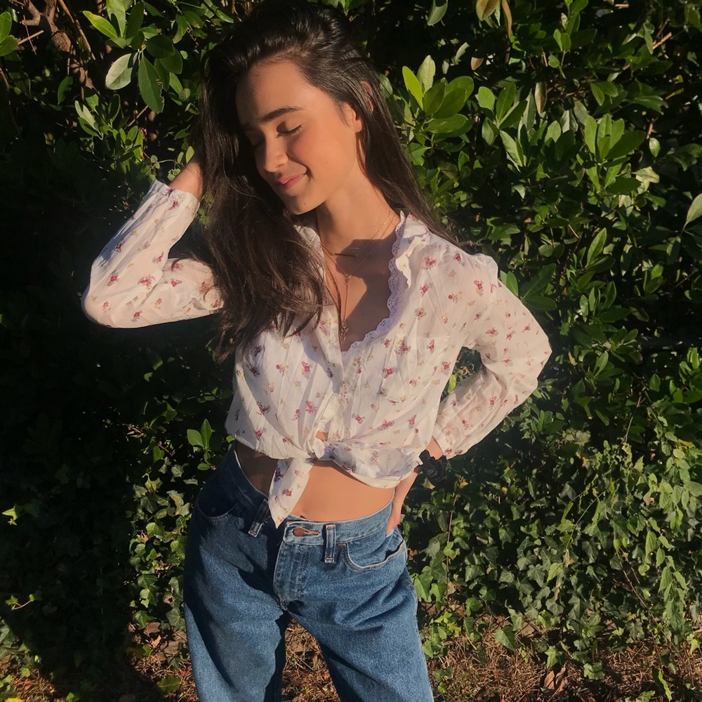 BRANDY MELVILLE🌸 paisley printed tie top